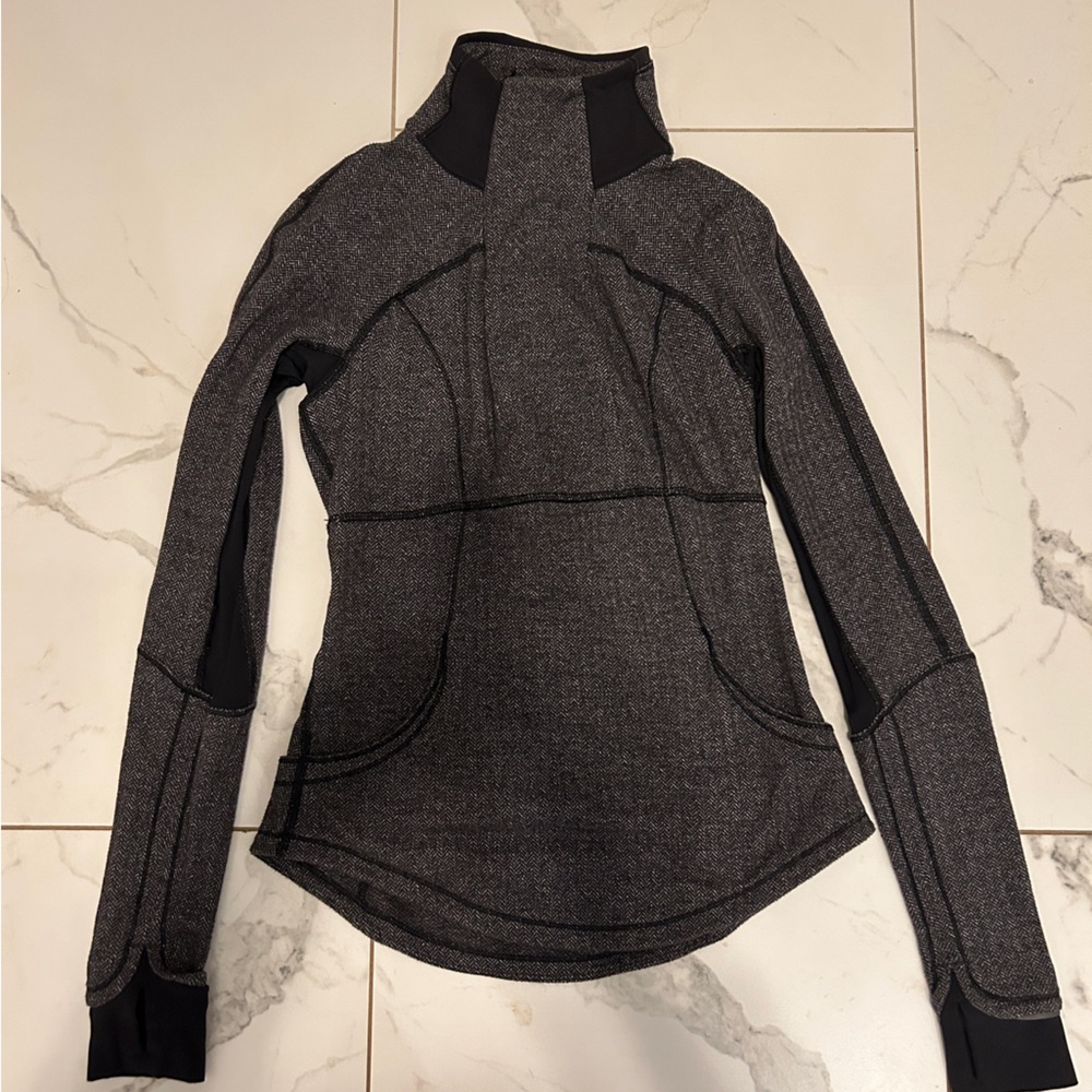 Women’s Lululemon 1/4 Running Shirt Sz 4 EUC